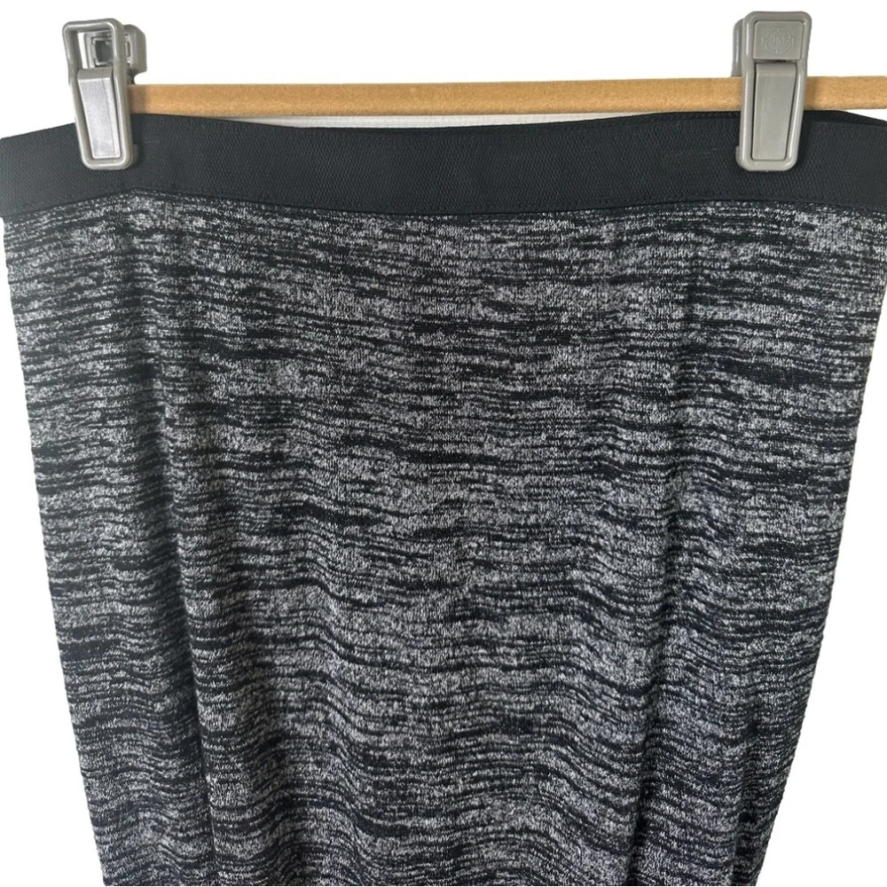 T by ALEXANDER WANG knit black and white mini skirt in size medium - Picture 4 of 5